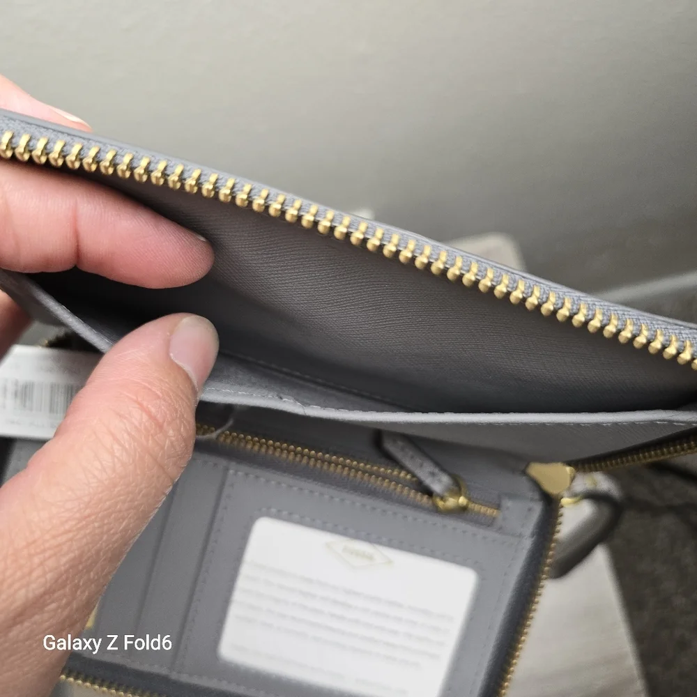 FOSSIL RFID Leather Zip Wallet Wristlet‎ Gray Pebbled Gold Hardware Organizer
